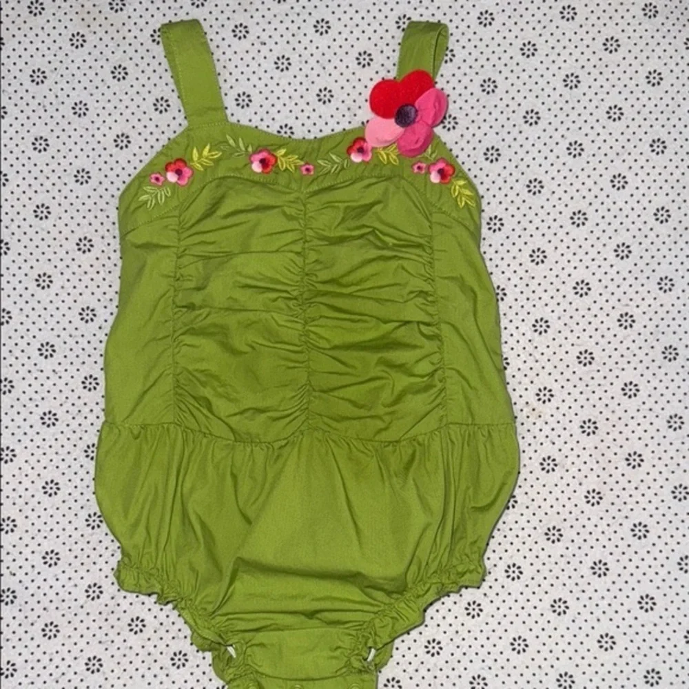 🛍 Gymboree Green and Red Jumpsuit with Ruched Details SIZE 18-24 MONTHS